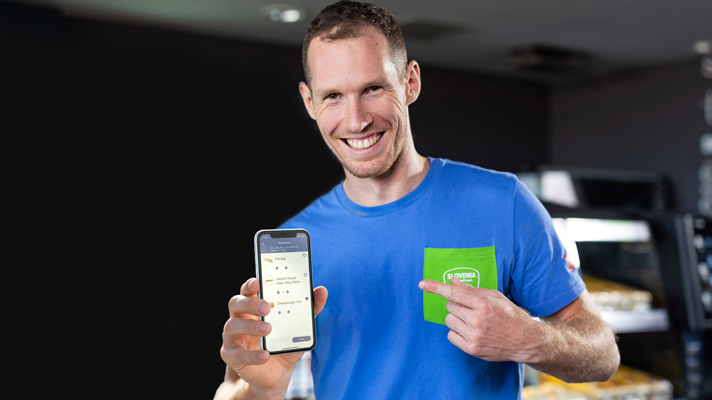 Serviramo najboljše naročanje hrane in pijače  na tekmi